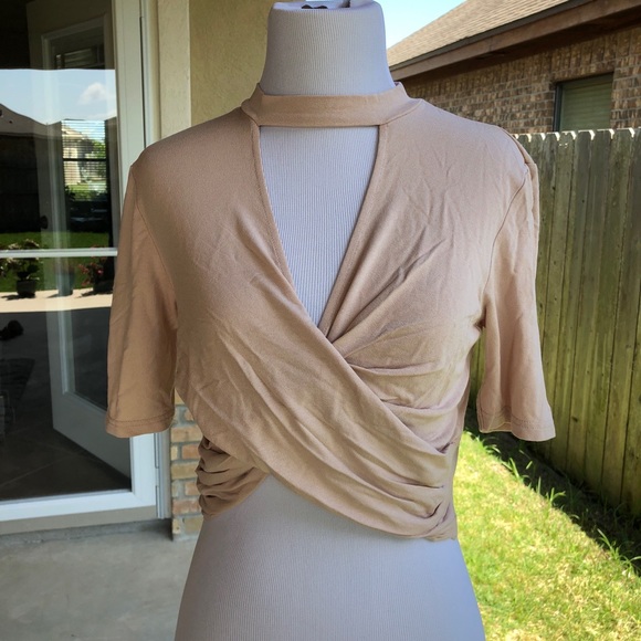 Topshop Tops - NWT Topshop Choker Twist crop too